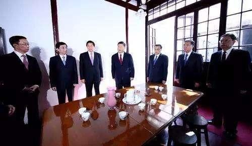 政治局常委集体出京 数十年来第一次