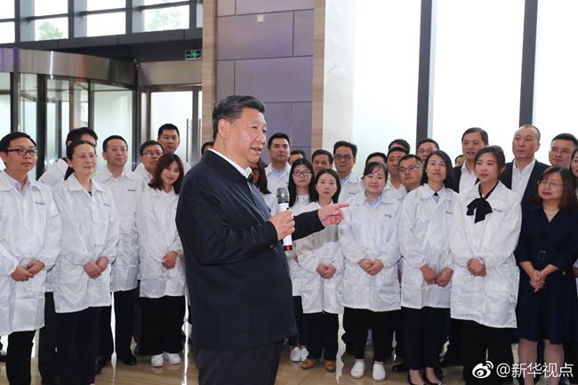 习近平考察武汉：科技攻关要摒弃幻想靠自己