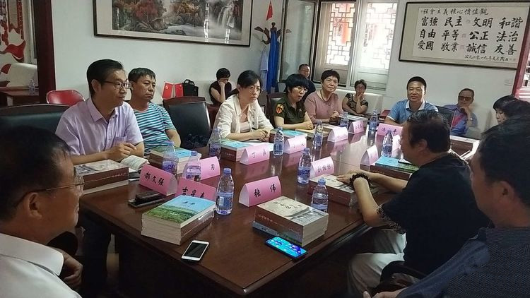 包头召革命纪念馆《庆祝中国共产党成立100周年暨中共包头工委创立96周年》书画诗词笔会论坛活动。