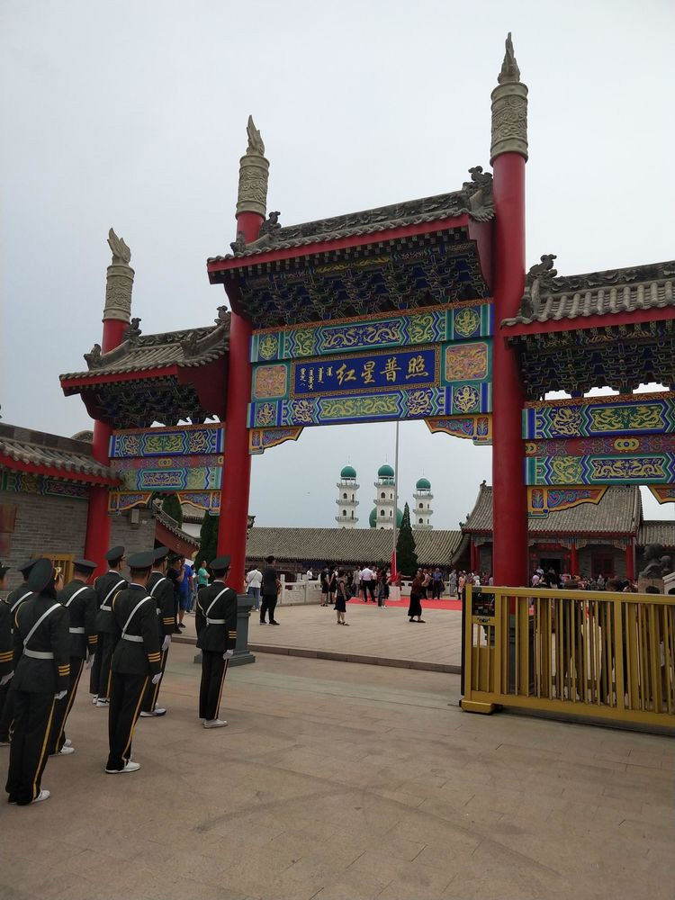 包头召革命纪念馆《庆祝中国共产党成立100周年暨中共包头工委创立96周年》书画诗词笔会论坛活动。