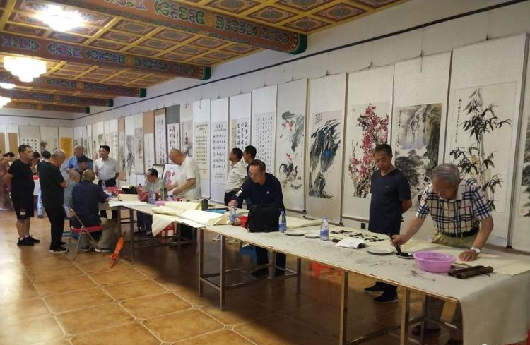 包头召革命纪念馆《庆祝中国共产党成立100周年暨中共包头工委创立96周年》书画诗词笔会论坛活动。