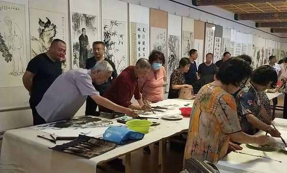 包头召革命纪念馆《庆祝中国共产党成立100周年暨中共包头工委创立96周年》书画诗词笔会论坛活动。