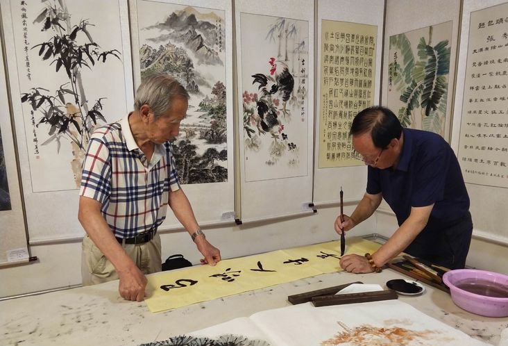 包头召革命纪念馆《庆祝中国共产党成立100周年暨中共包头工委创立96周年》书画诗词笔会论坛活动。