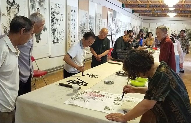 包头召革命纪念馆《庆祝中国共产党成立100周年暨中共包头工委创立96周年》书画诗词笔会论坛活动。