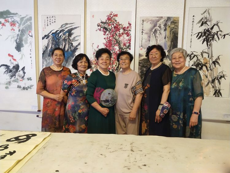 包头召革命纪念馆《庆祝中国共产党成立100周年暨中共包头工委创立96周年》书画诗词笔会论坛活动。