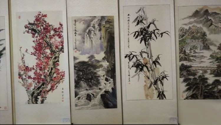 包头召革命纪念馆《庆祝中国共产党成立100周年暨中共包头工委创立96周年》书画诗词笔会论坛活动。